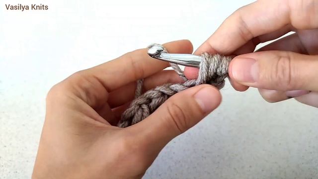 Теплый шарф крючком / Вязание для начинающих / Узор крючком для шарфа или пледа смотреть онлайн