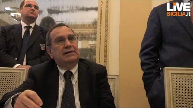 10 05 2011 ass Centorrino comunica solidarietà a Lombardo della giunta смотреть онлайн