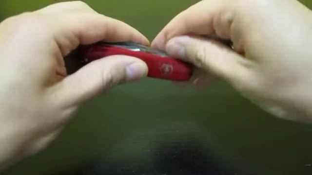 Видеообзор на нож Victorinox 1.3743 MOUNTAINEER смотреть онлайн