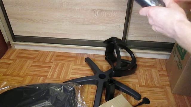 ОНЛАЙН ТРЕЙД РУ — Кресло для персонала БЮРОКРАТ CH 1300BLACK черный 442503 смотреть онлайн