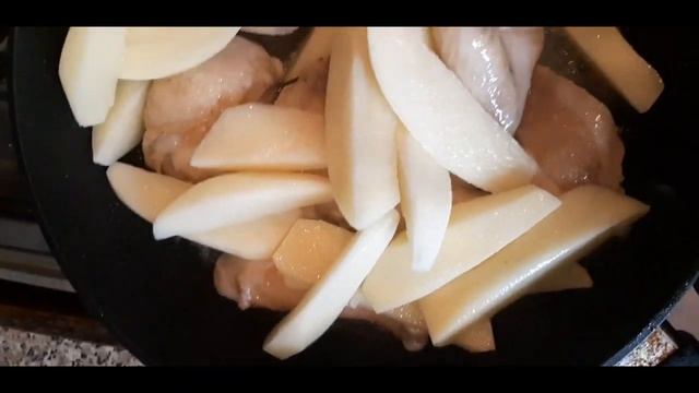 #Курица с #овощами в #белом #соусе. смотреть онлайн