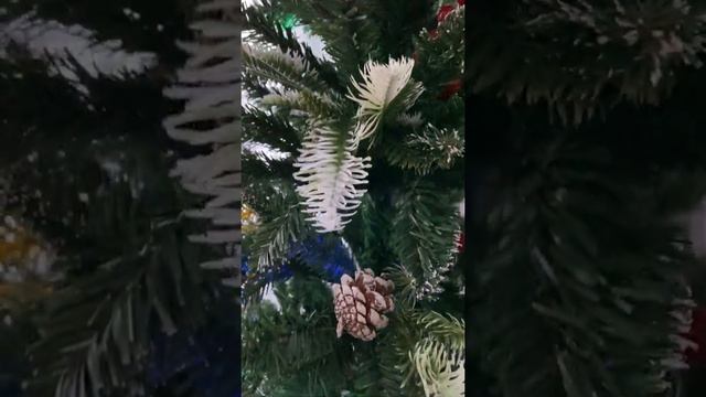 ЁЛКА искусственная литая С ШИШКАМИ И ЯГОДАМИ смотреть онлайн