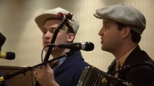Tolentino, Muller & Baker: Tonight You Belong to Me смотреть онлайн