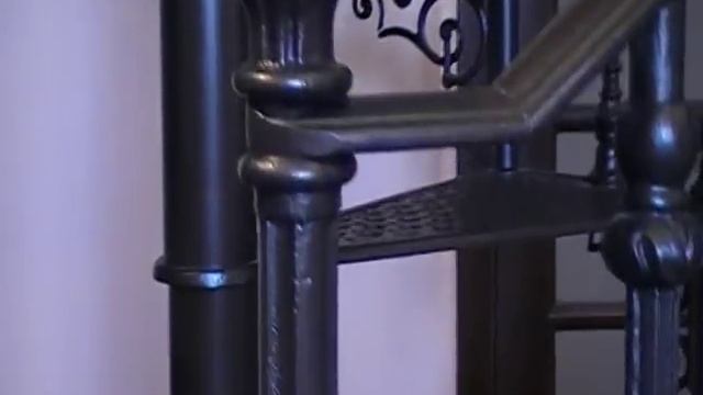 Чугунная винтовая лестница "Лилия Коронадо" смотреть онлайн