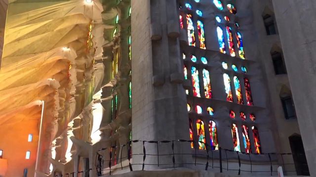 [[SPAIN-BARCELONA]] Walking inside La Sagrada Família 29/AUG/2020 04:20 pm смотреть онлайн