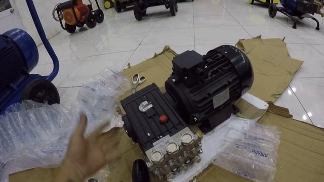 Bên trong kiện hàng từ Anh Quốc..!Xem độ chất của bộ Interpump 7.5hp như thế nào? смотреть онлайн