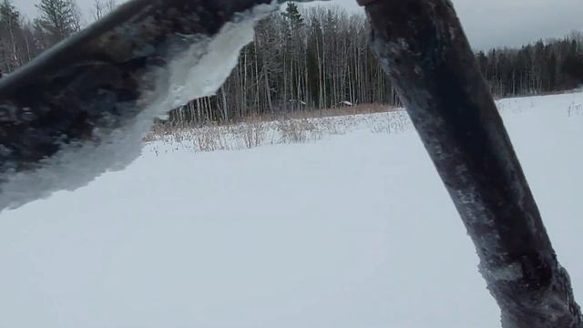 ВОТ ЭТО ОКУНЬ! КРУПНЫЙ ОКУНЬ НА ЛЕСНОМ ОЗЕРЕ. РЫБАЛКА С НОЧЕВКОЙ В ЛЕСНОЙ ИЗБЕ. смотреть онлайн