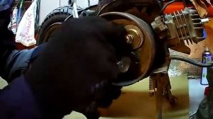 Снимаем генератор Ямаха джог.