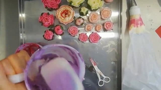 Цветы из масляного крема 