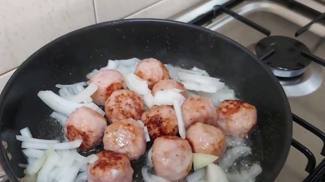 Переносим сарай в дом...Обед на троих за 3,88 евро😉 смотреть онлайн