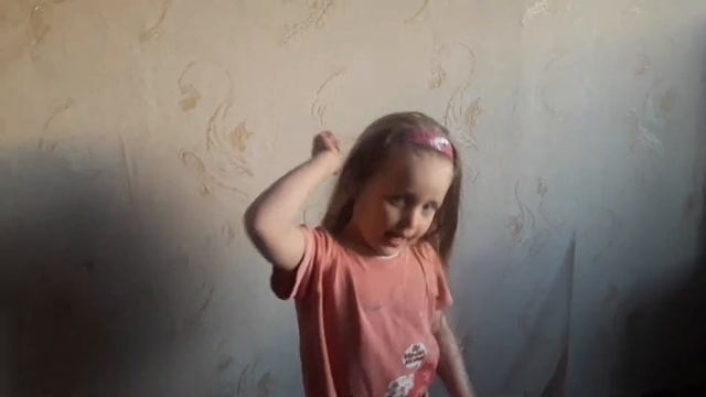 Катя и Настя.Настя танцует под Хэй гайс.Фанатка Элджея.Магнитогорск 13.05.2018 смотреть онлайн