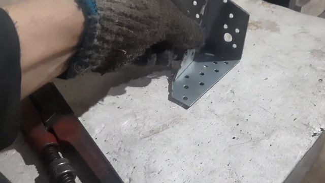 не можешь отрегулировать холостые обороты? тебе - сюда