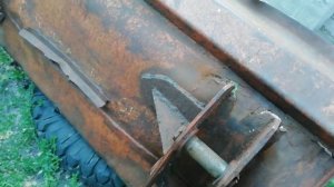 ФЕРМЕР ПРОСТО ОБЯЗАН УМЕТЬ ДЕЛАТЬ ВСЕ. Самодельный ковш для фронтального погрузчика.