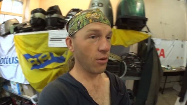 И снова "радует" Китай. А так же лепим Nissan Marine 18 из того что под ногами. смотреть онлайн