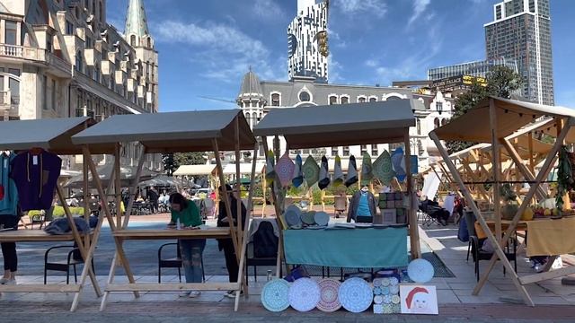 Батуми. Готовим Мыхлы. Ярмарка на площади Европы. Radisson. Clouds Bar & Restaurant ( цены , меню). смотреть онлайн