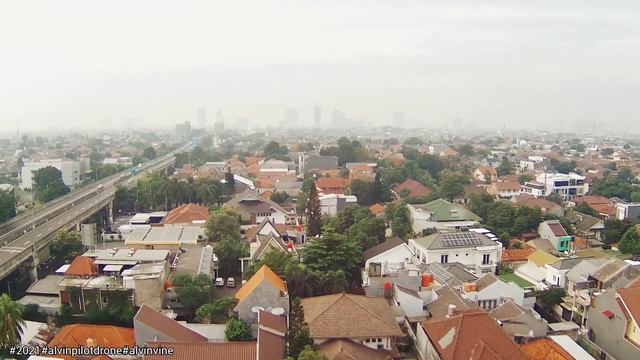 Dji Mini 2 vs mjx bugs 12 20 eis Dji spark Tello Jakarta Capital city 4k drone 2021 sky Life смотреть онлайн