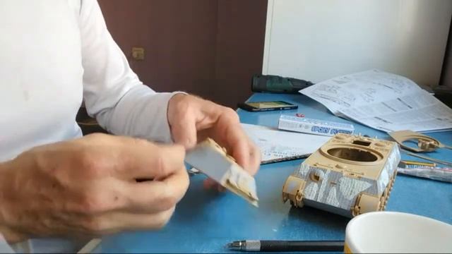 Zimmerit application King Tiger (Porsche turret) Tamiya смотреть онлайн