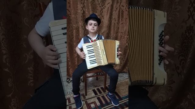 Парфений Евгений. 9 лет А. Спадаваккеа « Добрый жук». смотреть онлайн