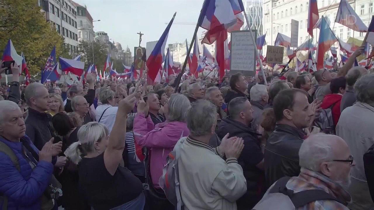 Массовые протесты в Европе