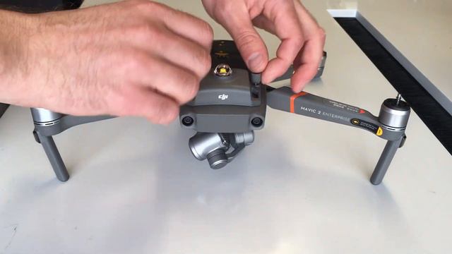 DJI Mavic 2 Enterprise - Beacon Installation смотреть онлайн