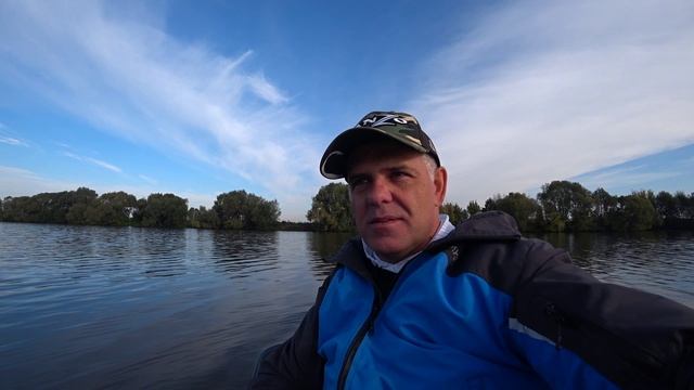 ПОЙМАЛ НА ИЗИ Рыбалка а щуку судака Ловля на спиннинг осенью смотреть онлайн
