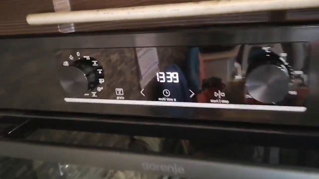 Вид снаружи электрический духовой шкаф Gorenje BOS6737E06B смотреть онлайн