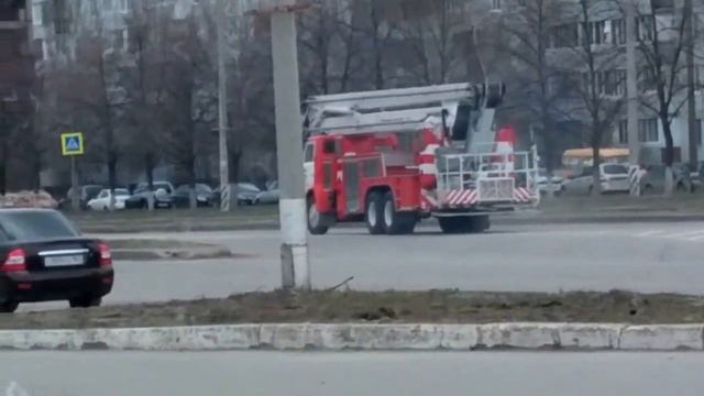 Пожарный АПК выезжает на вызов (Тольятти) смотреть онлайн