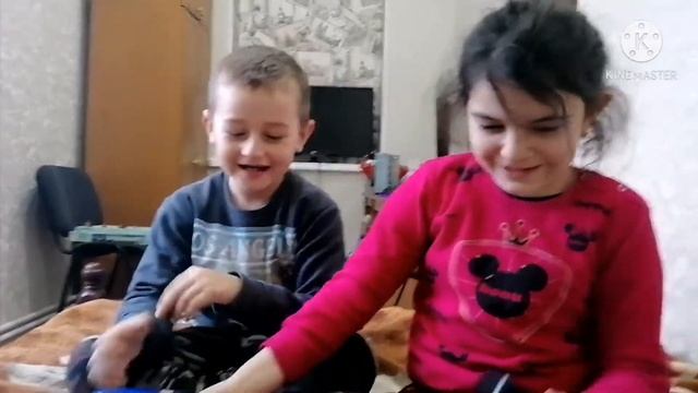 Чья же колонка лучше? Эли или Ромы?/Roma snev-у меня колонка лучше! смотреть онлайн