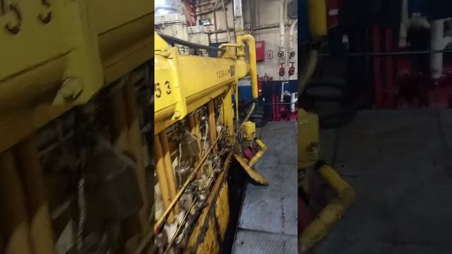 Машинное отделение теплохода река море "Омский". смотреть онлайн
