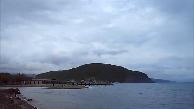 Новый храм Архипо-Осиповки / Собственные мусорки / Пляж правого мыса смотреть онлайн