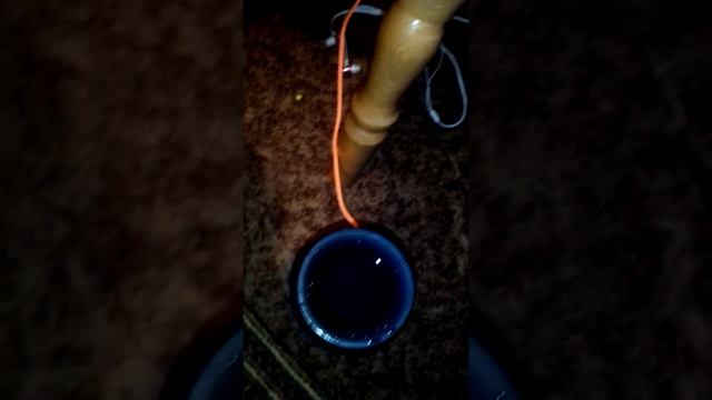Испитания JBL колонки налили воду в колонку смотреть онлайн
