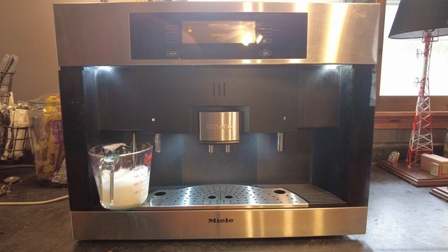 Miele CVA 4070 Cappuccino Maker смотреть онлайн