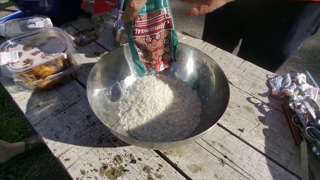 ПЛОВ на живом огне! #плов #пловнакостре #пловнаогне #готовитьдомалегко #рецептплова #узбекскийплов смотреть онлайн