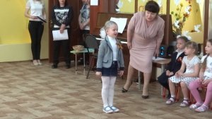 Аня Белова «Мой дед уходил на войну». Выступление в детском саду 6 мая 2016.