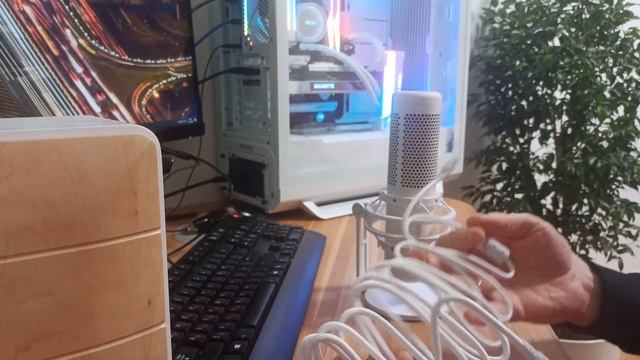 Микрофон HyperX QuadCast S White