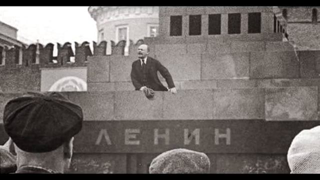 В Мавзолее паника : с Лениным происходит страшное ! смотреть онлайн