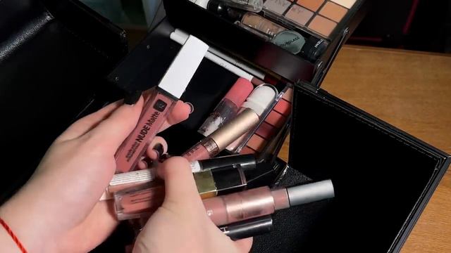 Мой кейс визажиста _ Базовый набор косметики для визажиста _ Организация чемодана на выезд смотреть онлайн