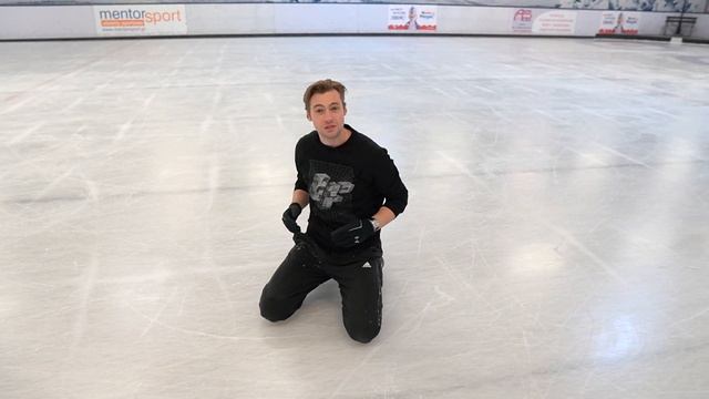 How to avoid getting your fingers cut off when Ice Skating! смотреть онлайн