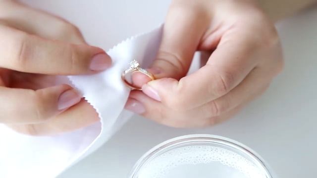 Лайфхак: Как ухаживать за украшениями c бриллиантами смотреть онлайн