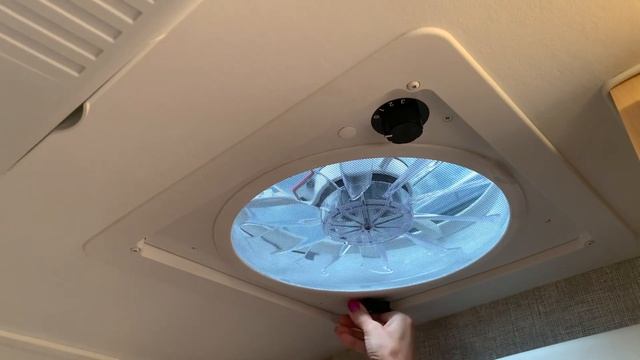 Tour the New 2022 Xtreme Outdoors Little Guy Mini MAX смотреть онлайн