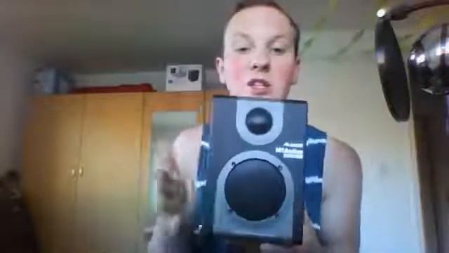 Alesis M1 Active 320 USB Studio Monitor Review смотреть онлайн