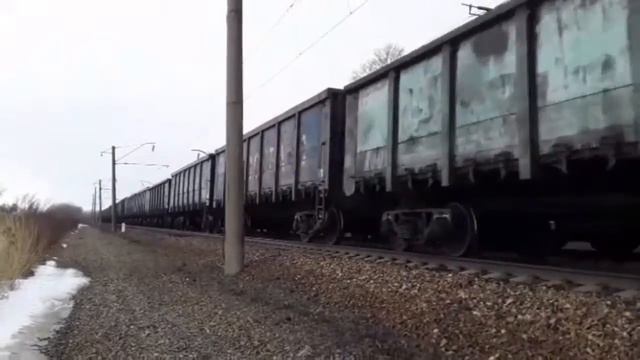 Встреча гостя и местного на Транссибе! 3ЭС5К-912 "Ермак" и 3ЭС5К-301 "Ермак" с грузовыми поездами смотреть онлайн