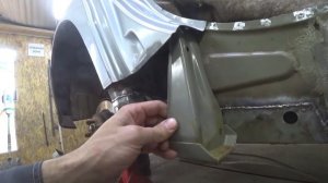 BMW E39. Поменял поддомкратник, заварил дырки в днище.