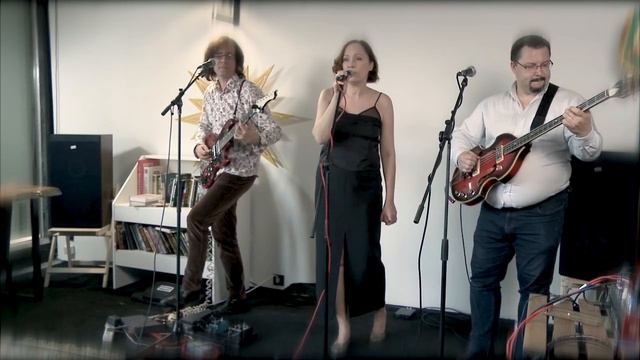 Инна Пиварс и Гистрионы - За минуту до боя смотреть онлайн