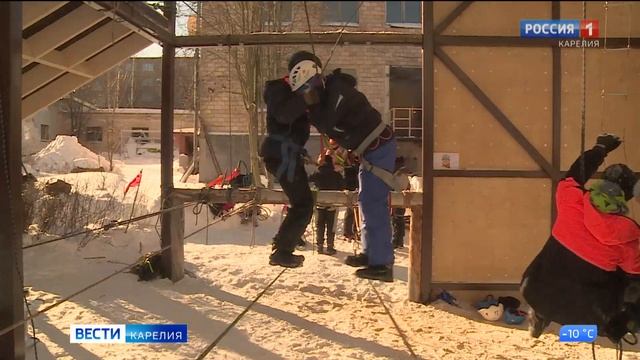 В Детско-юношеском центре Петрозаводска открыли уличный скалодром смотреть онлайн