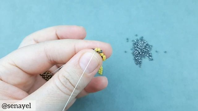 Kum boncuktan çiçekli bileklik yapımı. Flower Bracelet Making. Beading Tutorial. смотреть онлайн
