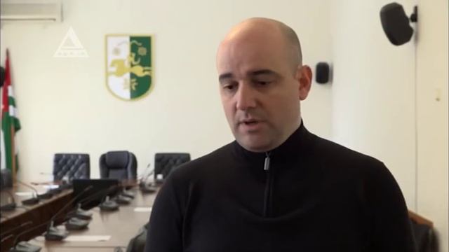 "Главная задача-не допустить столкновений и убедить Рауля Хаджимба уйти в отставку" смотреть онлайн