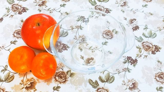 Как приготовить вкусный завтрак. Бутерброд с сыром и чесноком. Яйцо в сосиске. смотреть онлайн