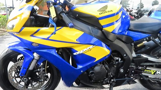 2006 Honda CBR1000RR смотреть онлайн