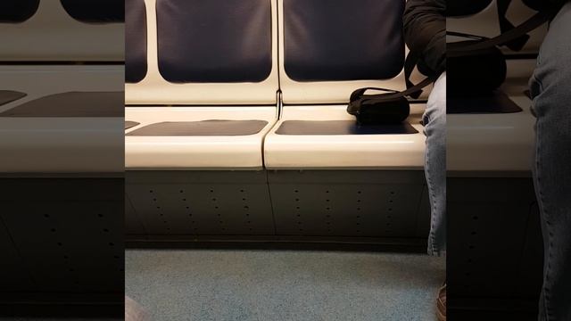 Гудение поезда метро, звук БПСН. Алексеевская смотреть онлайн